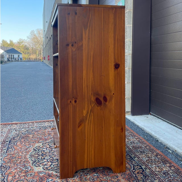 Camel 1980s Ethan Allen Country Craftsman Rustic Pine Media Shelving Unit With Drawer (19-9335) For Sale - Image 8 of 12