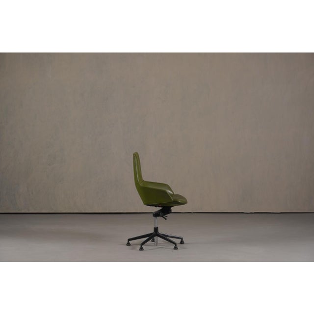 A refined leather Aston office chair by Arper, designed by Jean Marie Massaud in the 2000's. Crafted in Italy, this piece...