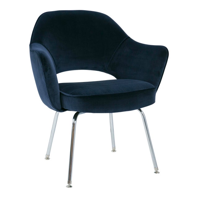 Metal Saarinen Executive Arm Chair in Navy Velvet For Sale - Image 7 of 7
