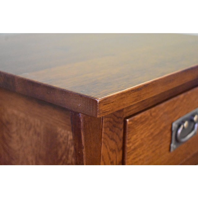 "Mission Style Solid Quarter Sawn Oak Keyhole Nightstand Elevate your bedroom with our expertly crafted Mission-style...