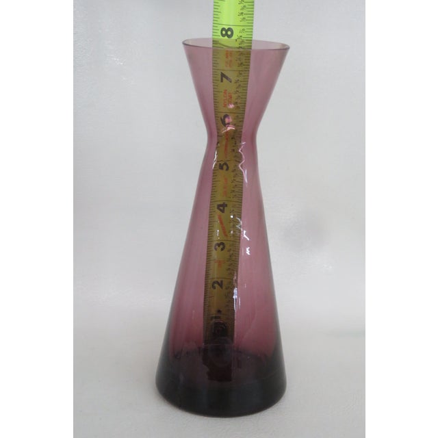 Morgantown Glass Lead Crystal Slant Vase Amethyst Burgundy Mid Century Mod 4741b For Sale - Image 9 of 13