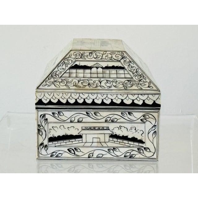 Early 20th Century 20th Century Vizagapatam Dresser Box From India For Sale - Image 5 of 13