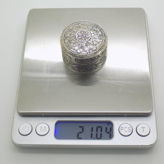 Vintage Italian Handmade Round Silver 800 Floral Embossed Pill Snuff Box, 1980s For Sale - Image 10 of 13