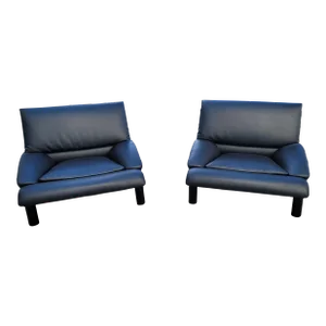 1980s Italian Black Leather Saporiti Lounge Chairs - a Pair