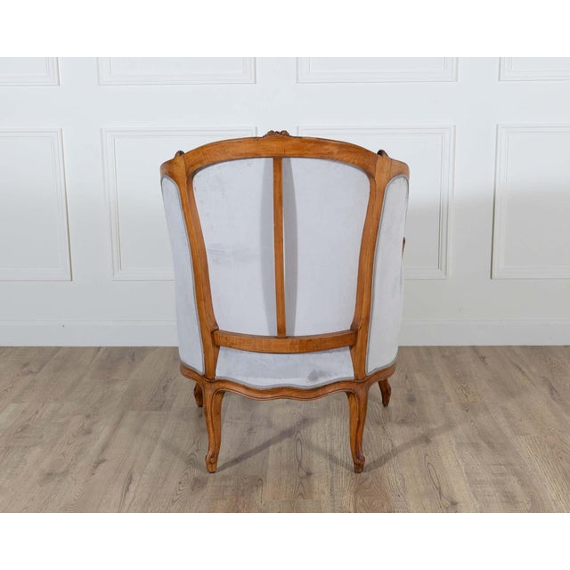 Pair of Louis XV-Style Beech Gondola Armchairs in Gray Velvet, 20th Century For Sale In Atlanta - Image 6 of 15