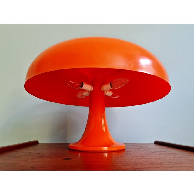 Mid-Century Modern Nesso Table Lamp in Fiberglass and Polyester by Giancarlo Mattioli for Artemide, 1960s For Sale - Image 3 of 18