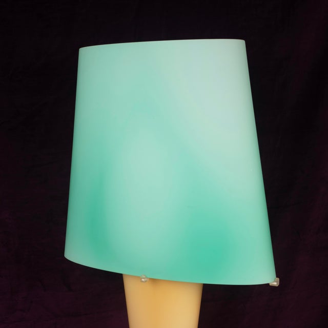 Postmodern Italian Model 2850 Colored Glass Table Lamp by Daniela Puppa for Fontana Arte, 1991 For Sale - Image 3 of 18