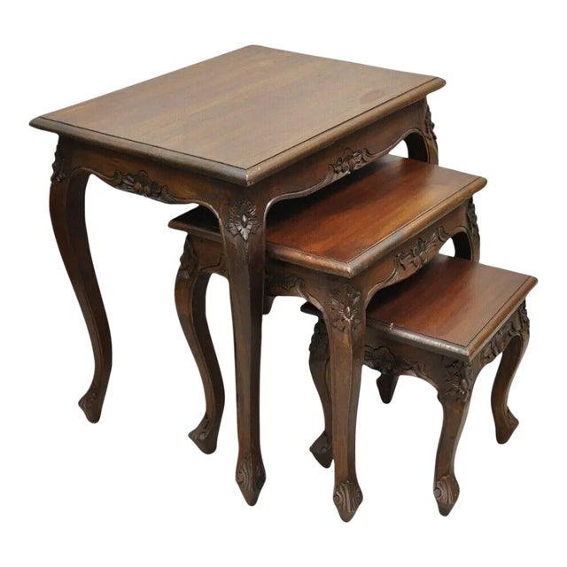 Late 20th Century Vintage French Rococo Style Mahogany Nesting Side Tables - Set of 3 For Sale