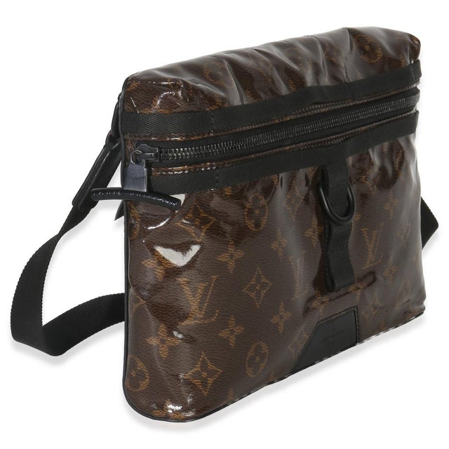 Contemporary Monogram Glaze Canvas Messenger Bag PM For Sale - Image 3 of 9