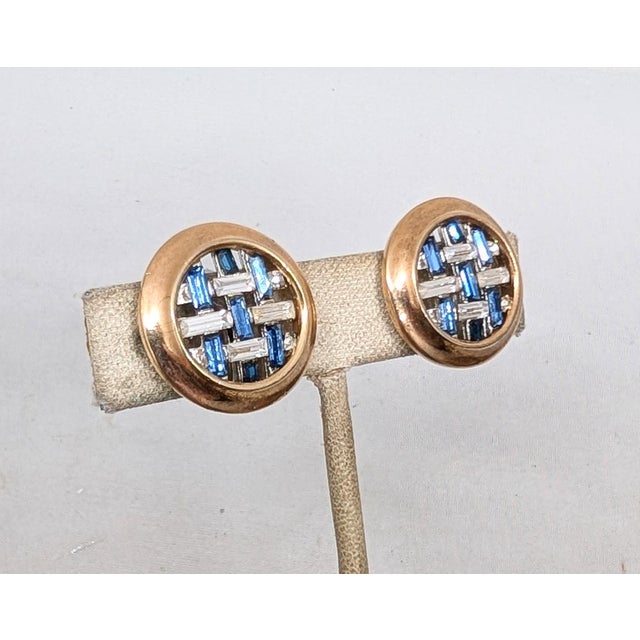Vintage 1950s Signed Crown Trifari Round Faux-Sapphire & Clear Baguettes Clip Earrings-2 Pieces For Sale In Philadelphia - Image 6 of 9