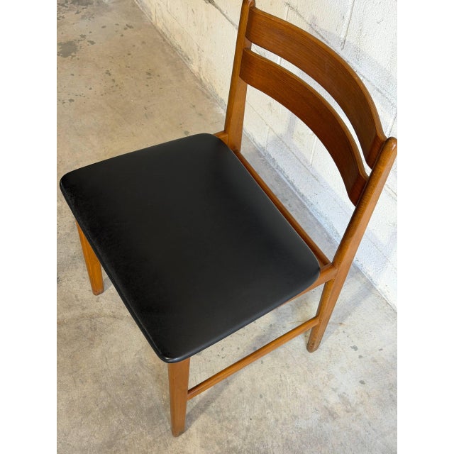 Mid-Century Modern Vintage Danish Teak Dining Chair Mid Century Scandinavian Modern Side Chair For Sale - Image 3 of 9
