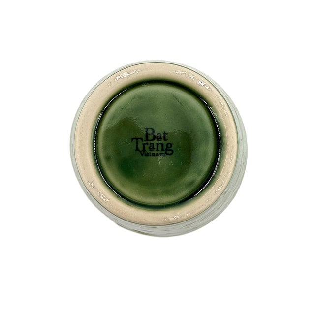 2020s Asian Modern Bat Trang Vietnamese Ramen/Pho/ Rice Bowls With Hand Painted Dragonflies Celadon Carved Accents and Chopstick Rests - Set of 6 For Sale - Image 5 of 9