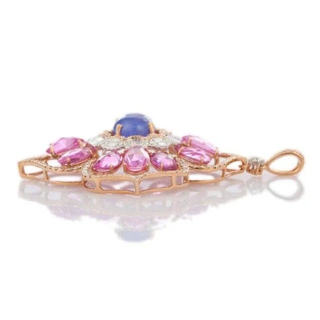 Boho Chic VRJewels Multi-Sapphire Pendant in 18k Rose Gold For Sale - Image 3 of 5