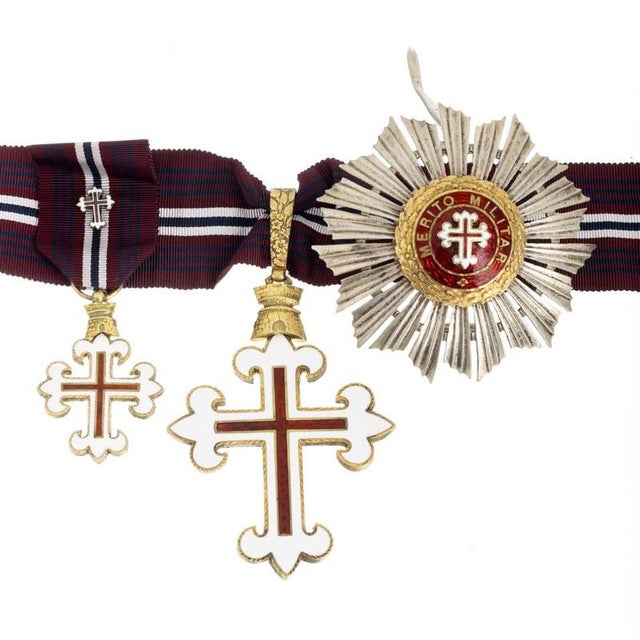 1st Century Military Plaque and Crosses of the Order of Military Merit, Set of 3 For Sale - Image 6 of 6