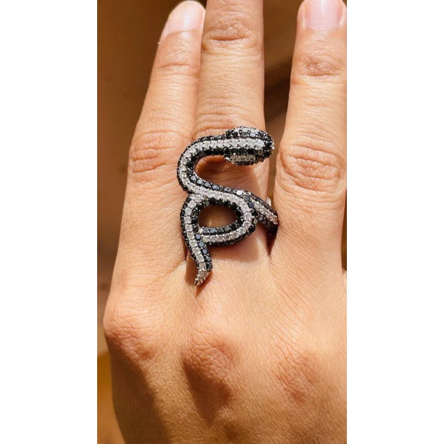 Modern Diamond Studded Snake Ring in 18kt Gold Size 7 (All Sizes Available) For Sale - Image 3 of 12