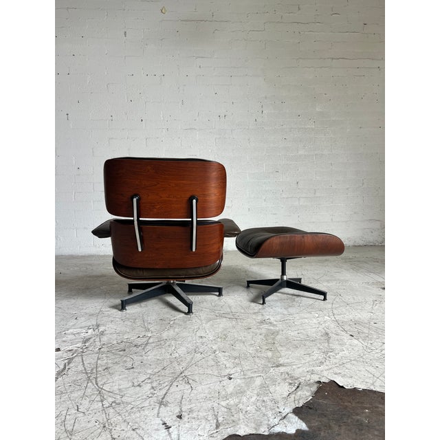 Mid-Century Modern Herman Miller First Year 1956 Eames Lounge Chair and Ottoman, Newly Upholstered For Sale - Image 3 of 5