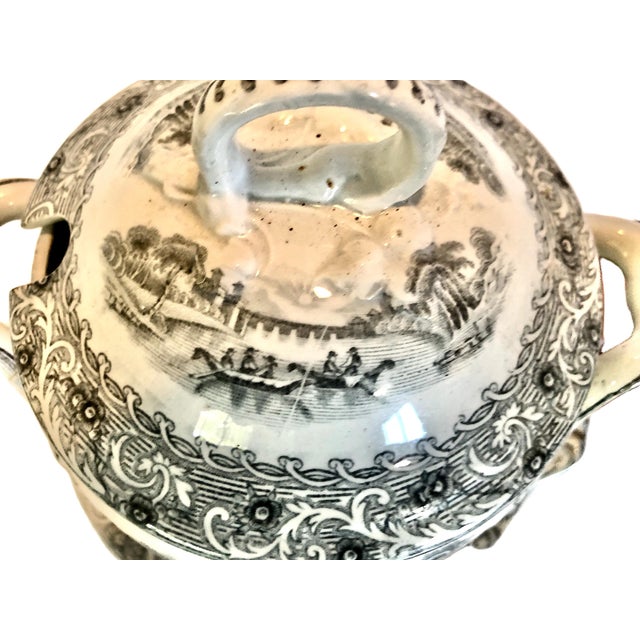 Staffordshire 19th-Century Covered Sauce or Gravy Tureen With Underplate For Sale - Image 9 of 12