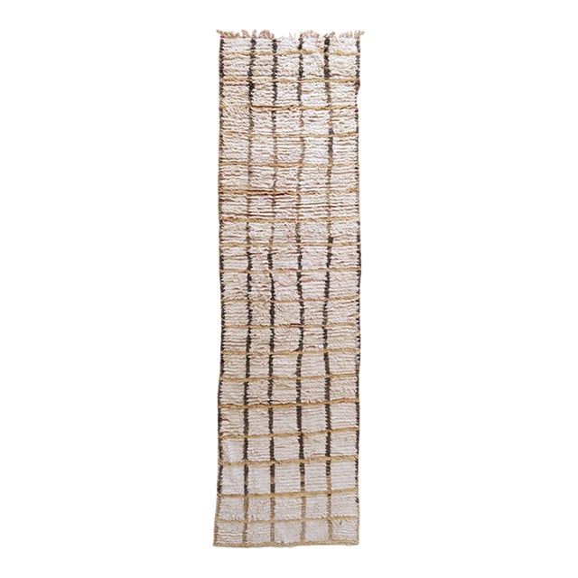 1980's Moroccan Mid Century Cream Runner Rug - 11.1 X 3 Ft For Sale