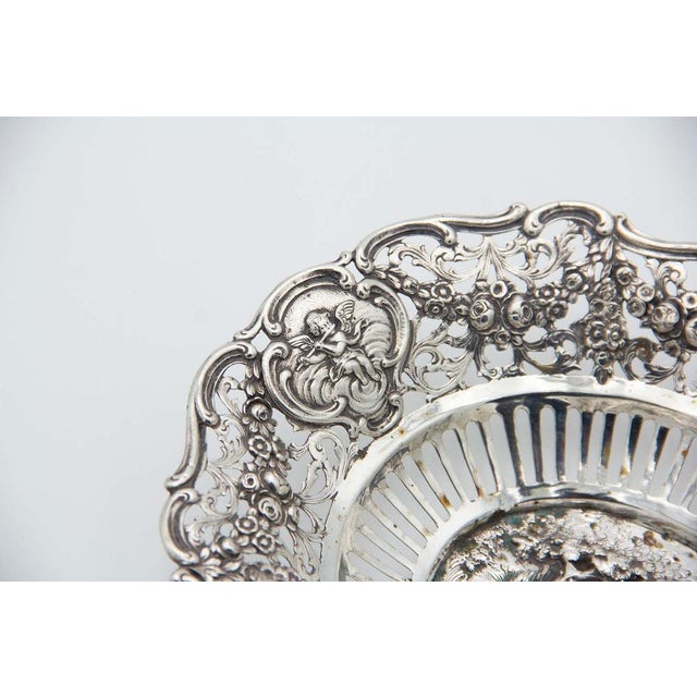 Fruit Bowl Centerpiece in Cut-Out Silver, in Good conditions. Designed 1920 to 1949