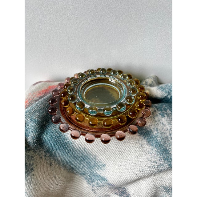 Glass Mid 20th Century Multicolor Candlewick Ashtray Nesting- Set of 3 For Sale - Image 7 of 8