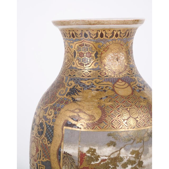 Meiji Japanese Satsuma Vases in Hand-Painted Porcelain, 1890s, Set of 2 For Sale - Image 5 of 16