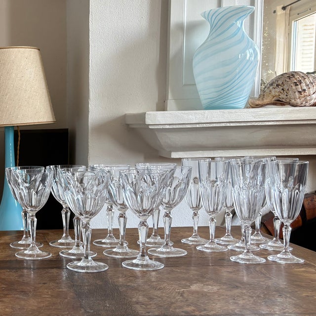 Vintage Hand-Blown Crystal Service from Cristallerie De Lorraine, 1950, Set of 38 For Sale - Image 6 of 8