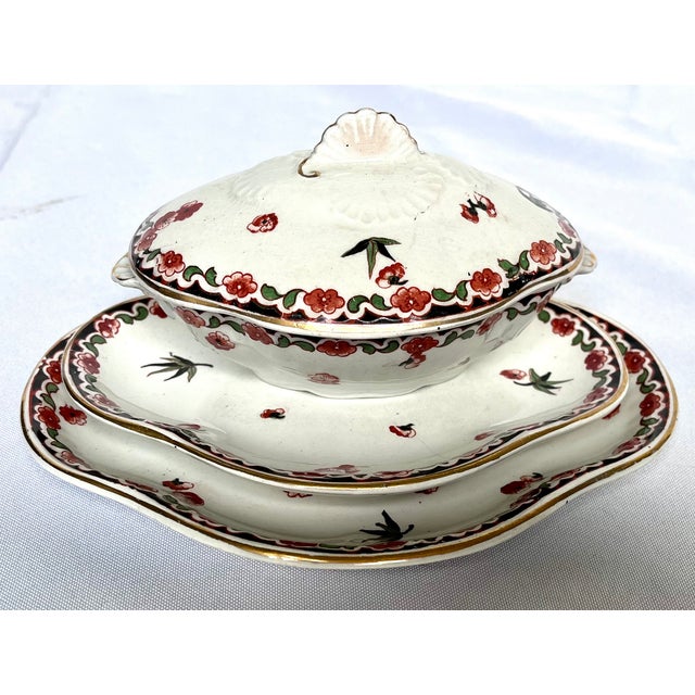 White Late 1800s English Imari Style Miniature Sauce Tureen With Tiered Double Underplates For Sale - Image 8 of 18