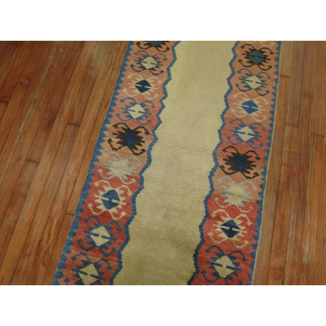 Vintage Turkish Runner from Anatolia For Sale In New York - Image 6 of 6