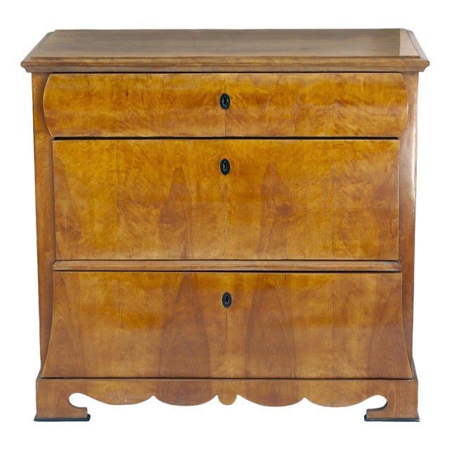 Antique German Biedermeier Honey Toned Maple Chest of Drawers For Sale