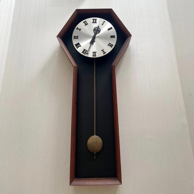 Wood Arthur Umanoff for Howard Miller Model 557 Serviced Meridian Wall Clock For Sale - Image 7 of 13
