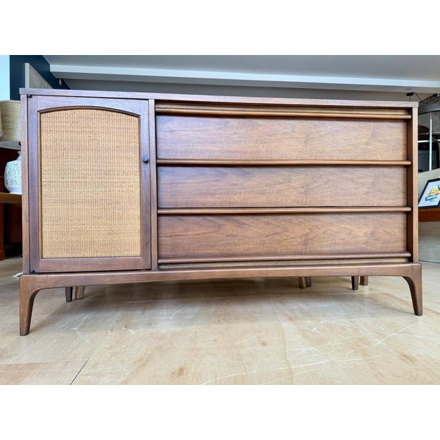 Mid-Century Modern 1960s Walnut Credenza From the Lane ‘Rhythm’ Collection For Sale - Image 3 of 11