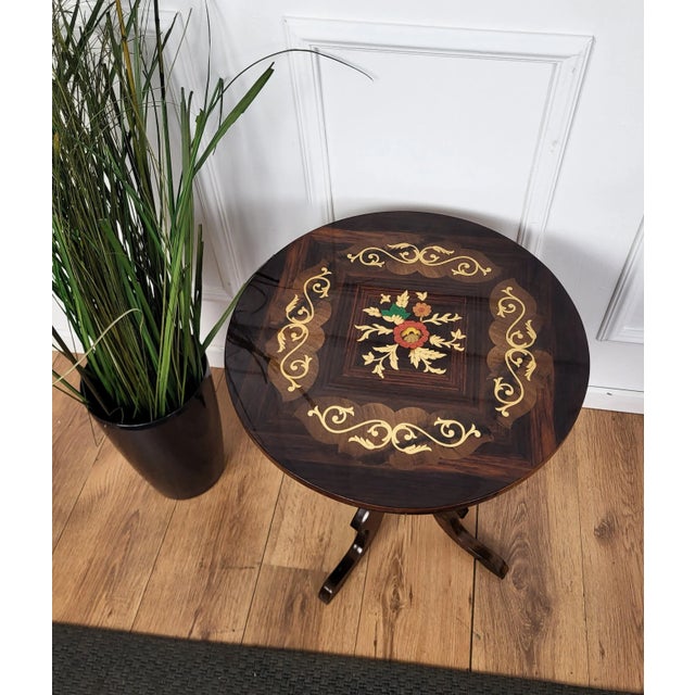 Italian Walnut Inlay Marquetry Round Tripod Sofa or Side Table, 1950s For Sale - Image 3 of 7