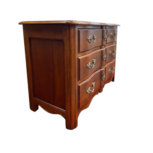 Hickory Chair Furniture Company Vintage French Provincial Style Commode Chest of Drawers For Sale - Image 4 of 13