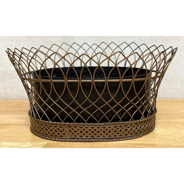 Neoclassical Early 20th Century Antique French Gilt T?¥le & Iron Tole Metal Filigree Oval Planters - A Pair For Sale - Image 3 of 13