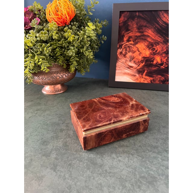 Metal Vintage Red Alabaster & Brass Mounted Jewelry Box For Sale - Image 7 of 14