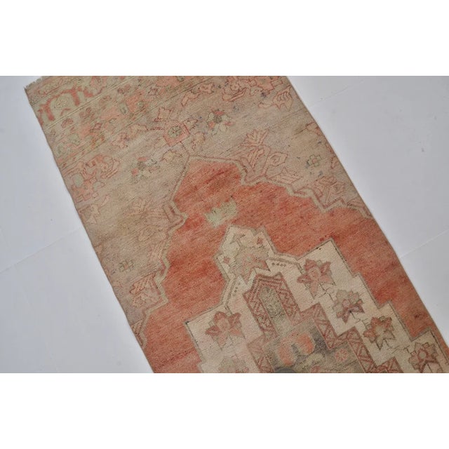 1950s Soft Terracotta and Sand Medallion Rug For Sale In Phoenix - Image 6 of 10