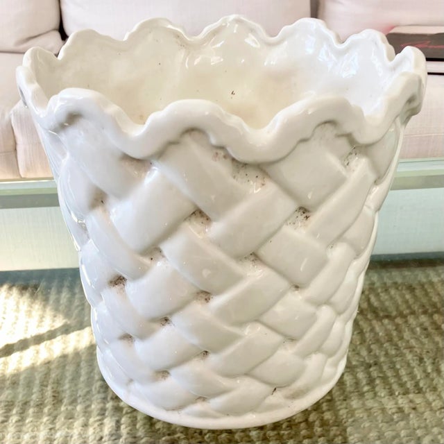 Beautiful glazed white ceramic Hollywood Regency cache pot. Great addition to your Boho Chic inspired interiors and garden.