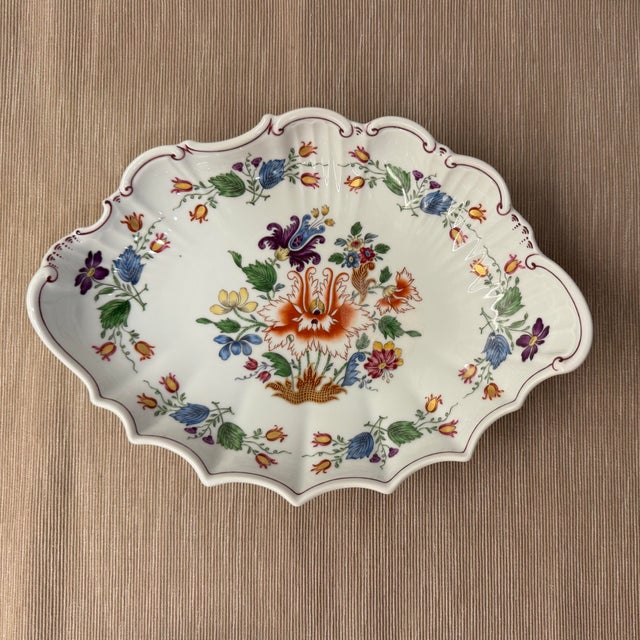 1980s Richard Ginori Doccia Scalloped Porcelain Bowl Met Museum Revival Floral Pattern For Sale In New York - Image 6 of 8