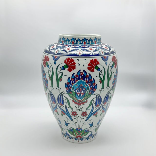 Ceramic Handmade Ceramic Iznik Shah Vase with Lid (Classic Floral Style) Red Carnation and Central Hatayi Medallion For Sale - Image 7 of 8