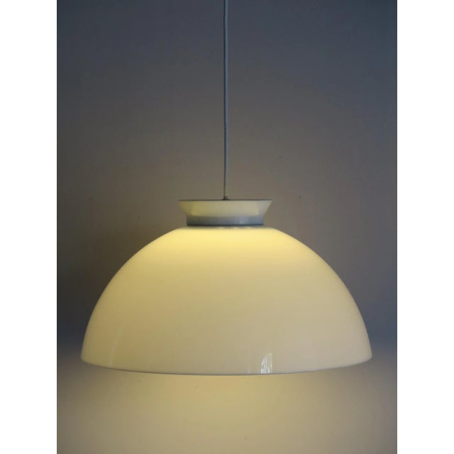 Mid-Century Modern Model KD6 White Glass Pendant Lamp by Achille & Pier Giacomo Castiglioni for Kartell, 1959 For Sale - Image 3 of 14