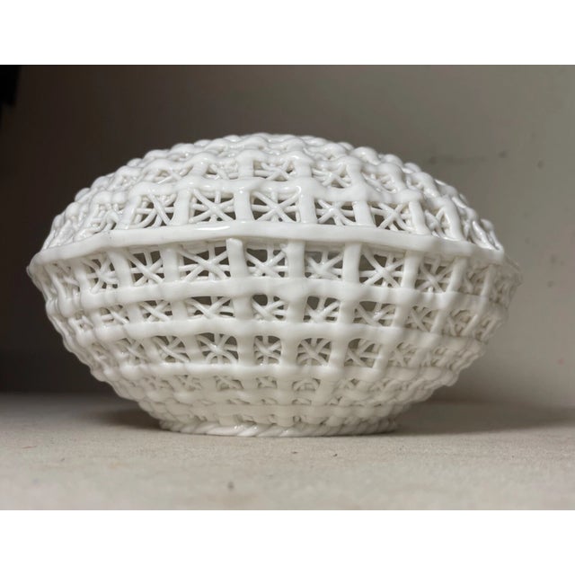 Chinese Antique Handmade Chinese White Basket Woven Porcelain Bowl Centerpiece Vase For Sale - Image 3 of 11