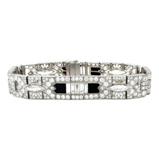 1920s Art Deco, 15.50 Carats Diamond and Onyx Bracelet, Platinum For Sale