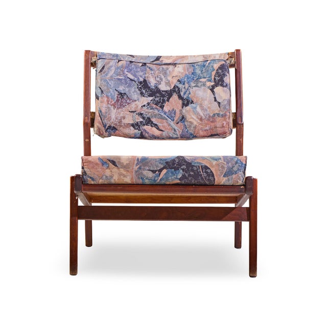 Jens Risom Style Mid Century Lounge Chair This chair measures: 24.5 wide x 28 deep x 29 high, with a seat height of 15.5...