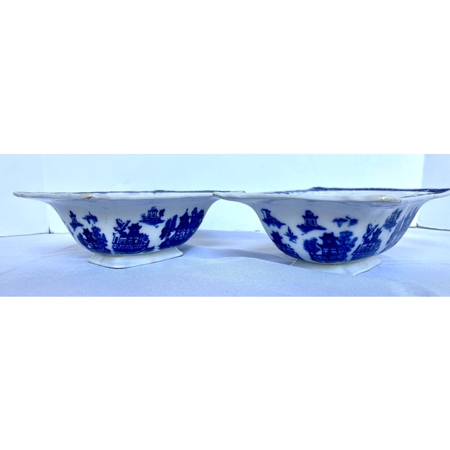 Bristol Porcelain Antique 19th Century "Mandarin" English Flow Blue Footed Serving Dishes - A Pair For Sale - Image 4 of 18