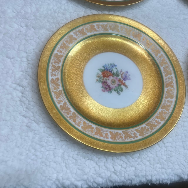 Traditional Antique 24k Gold Encrusted Floral Plates by Cauldon & Heinrich - Set of 6 For Sale - Image 3 of 12