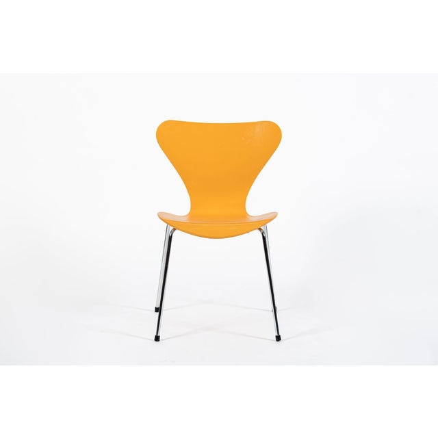 Yellow Danish Modern Dining Chair Series 7 by Arne Jacobsen for Fritz Hansen For Sale - Image 9 of 14