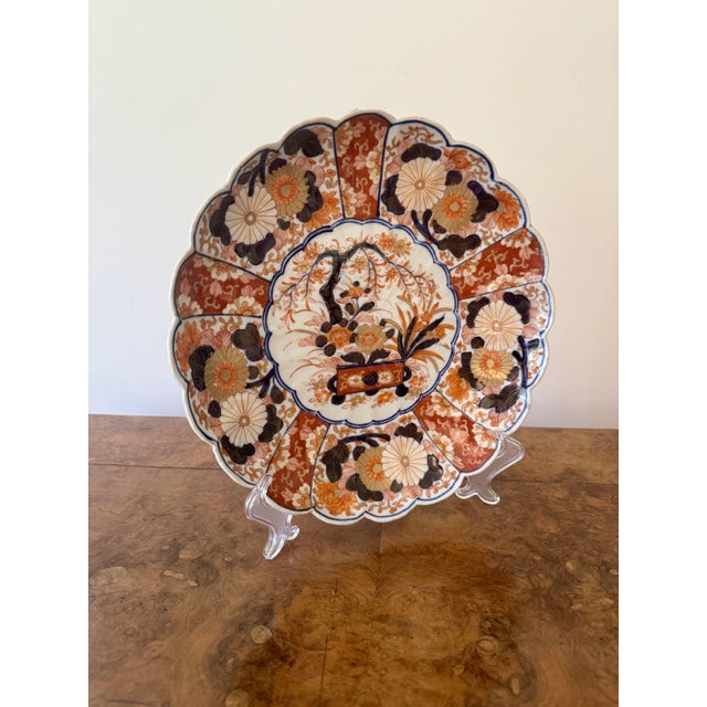 Wonderful quality antique Japanese imari plate, having a quality antique Japanese imari plate with a centre panel with...