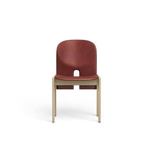 Model 121 Chair in Wood and Leather attributed to Afra & Tobia Scarpa For Sale - Image 13 of 15