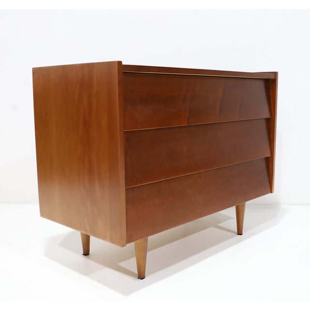 Mid-Century Modern Early Florence Knoll No. 126 Louvered 3-Drawer Cabinet or Chest, Late 1940s For Sale - Image 3 of 11