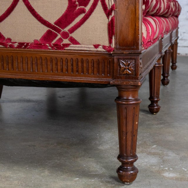 Late 19th to Early 20th Century Louis XVI Camel Back Sofa Directoire Style in Gaston Y Daniela Fabric For Sale - Image 10 of 18